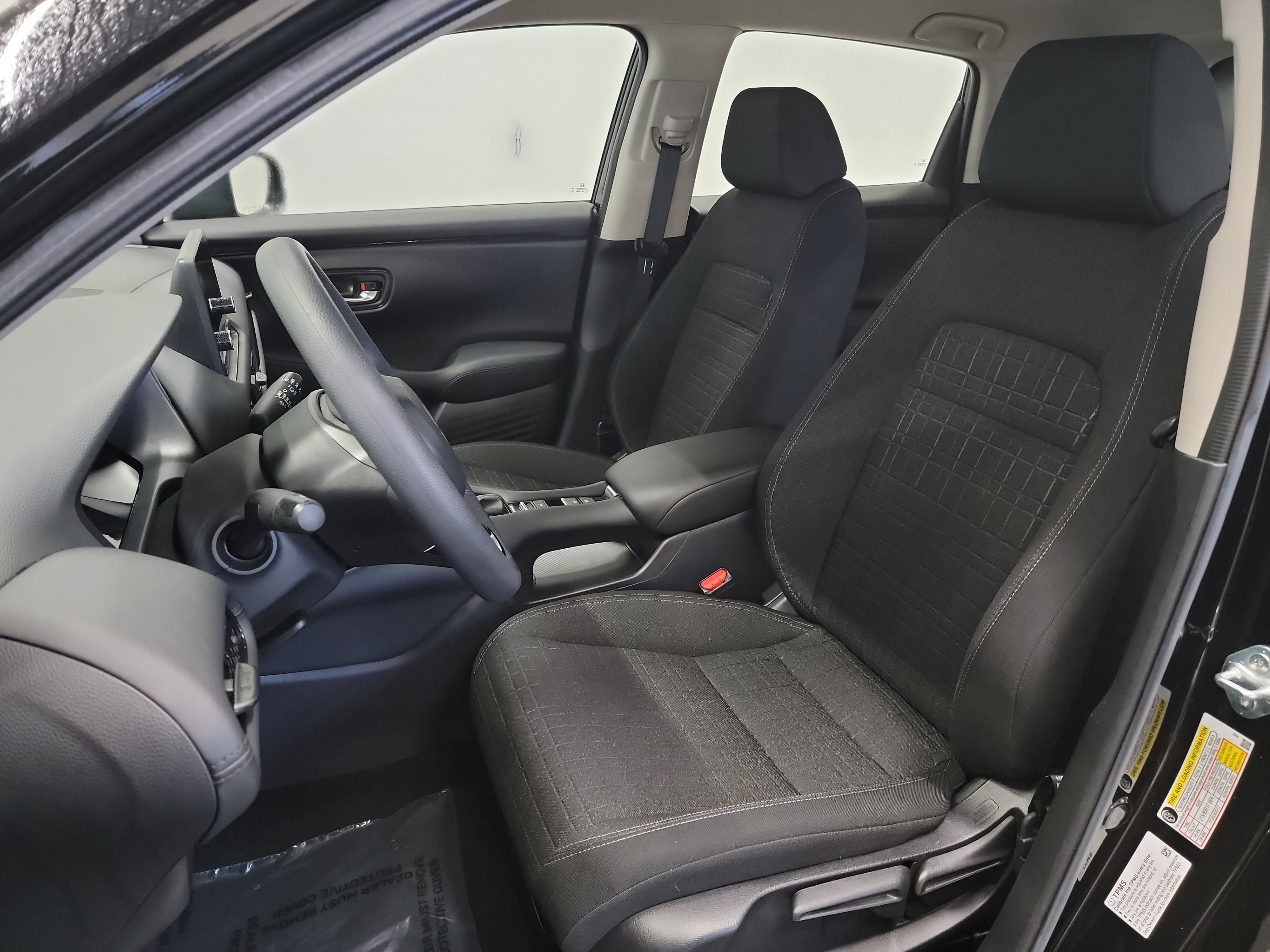 Used 2024 Honda HR-V LX image 12