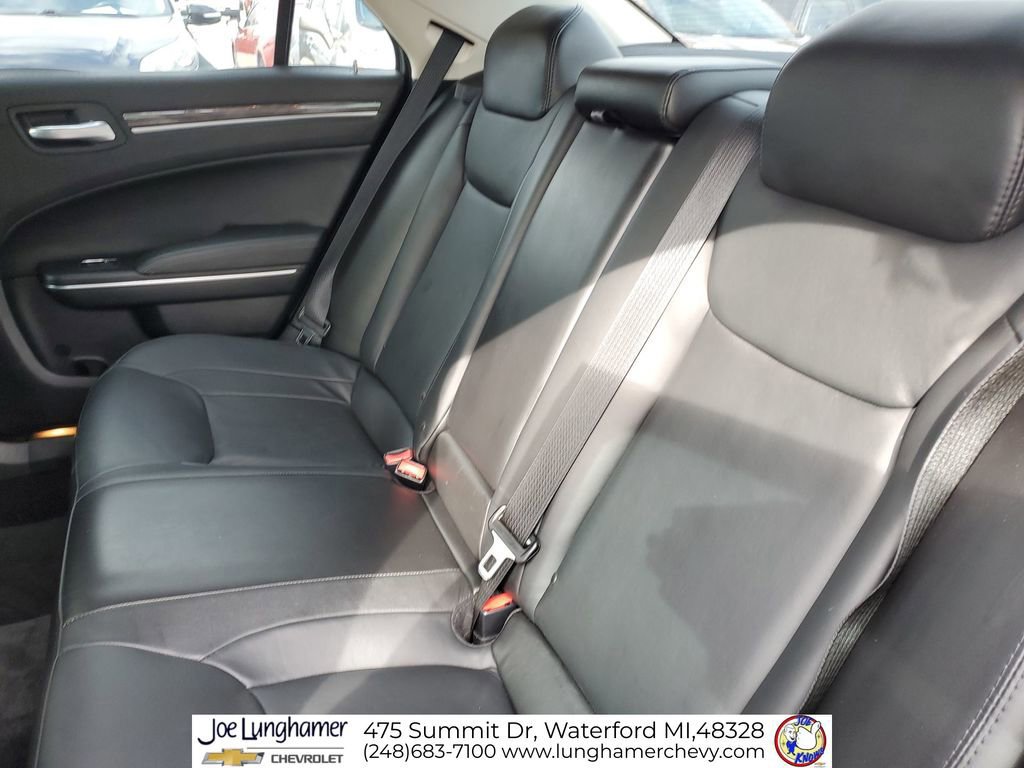Used 2016 Chrysler 300 Limited image 24