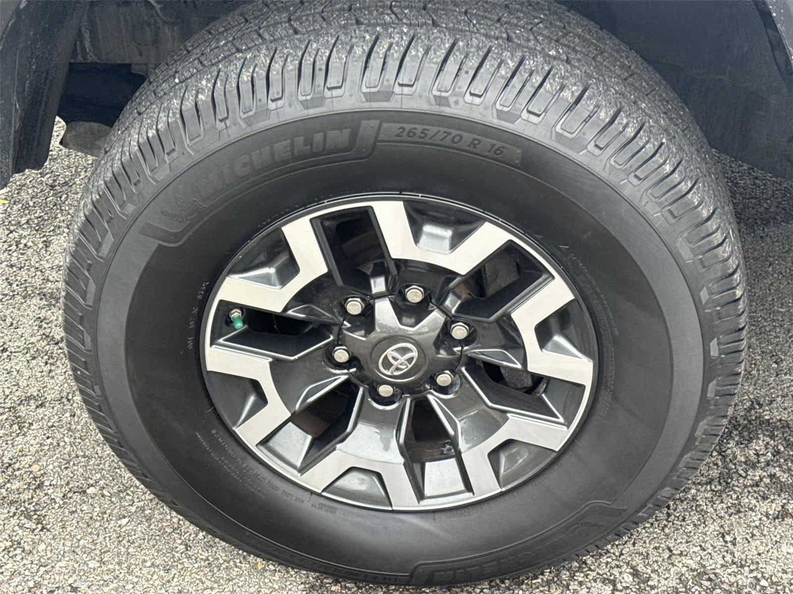 Used 2020 Toyota Tacoma TRD Off-Road AWD/4WD image 12