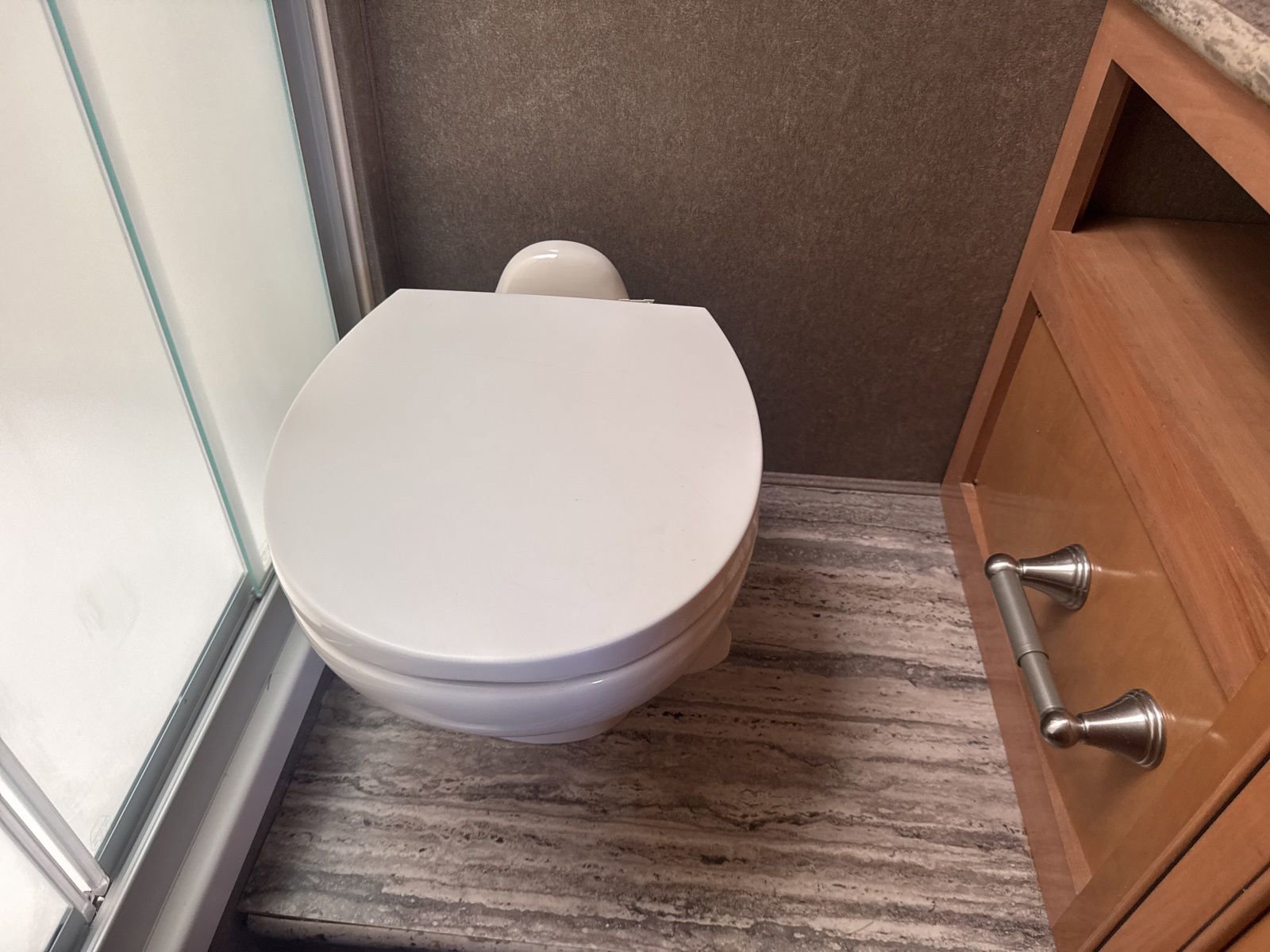 Used 2018 Ford E-450 and Econoline 450 Super Duty w/ Motorhome Prep Package RWD image 40