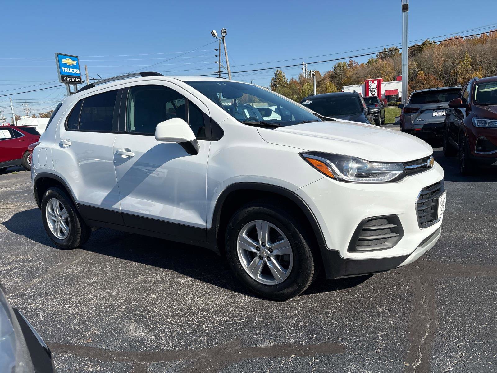 Used 2022 Chevrolet Trax LT w/ LT Convenience Package image 7