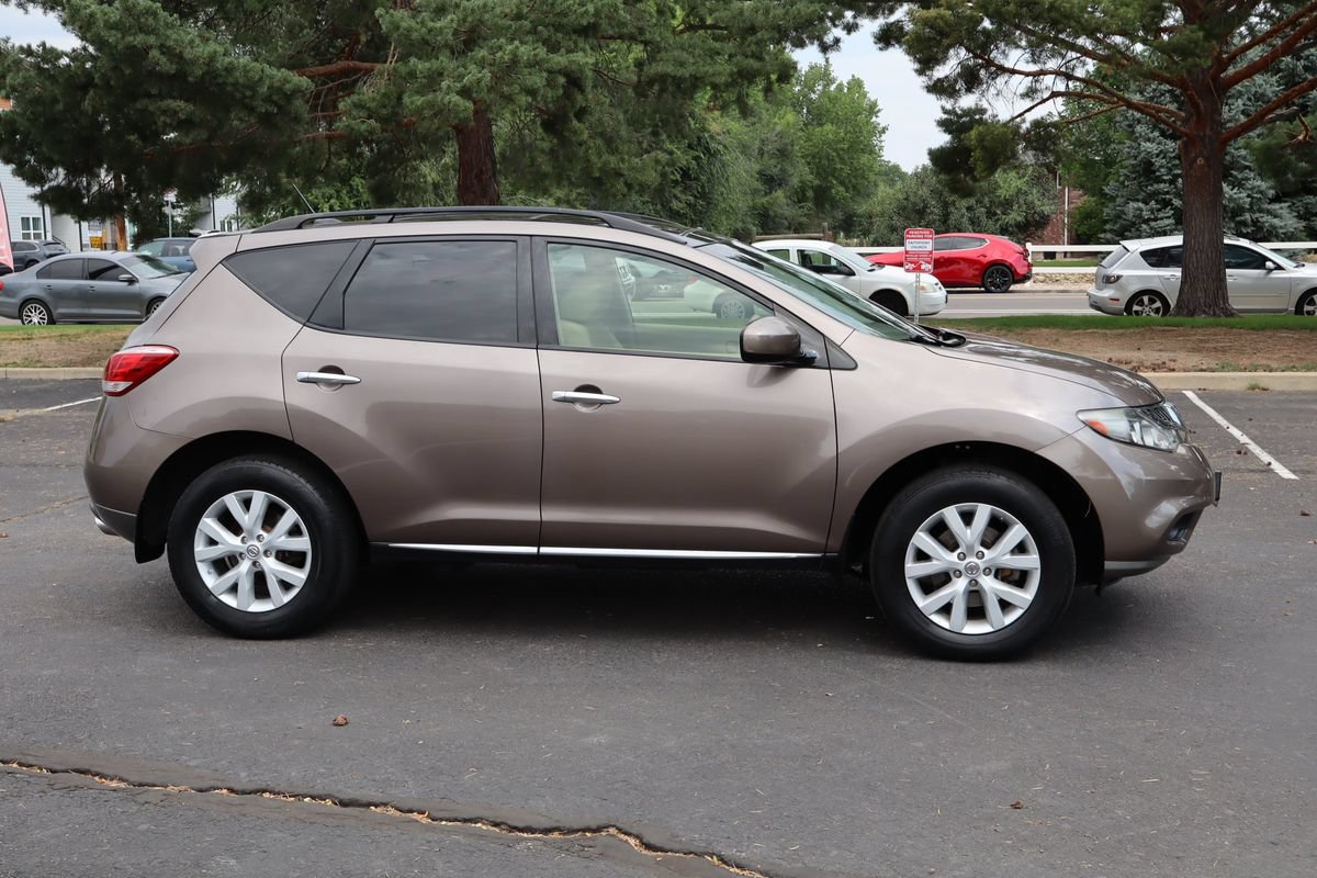 Used 2012 Nissan Murano SV AWD/4WD image 3