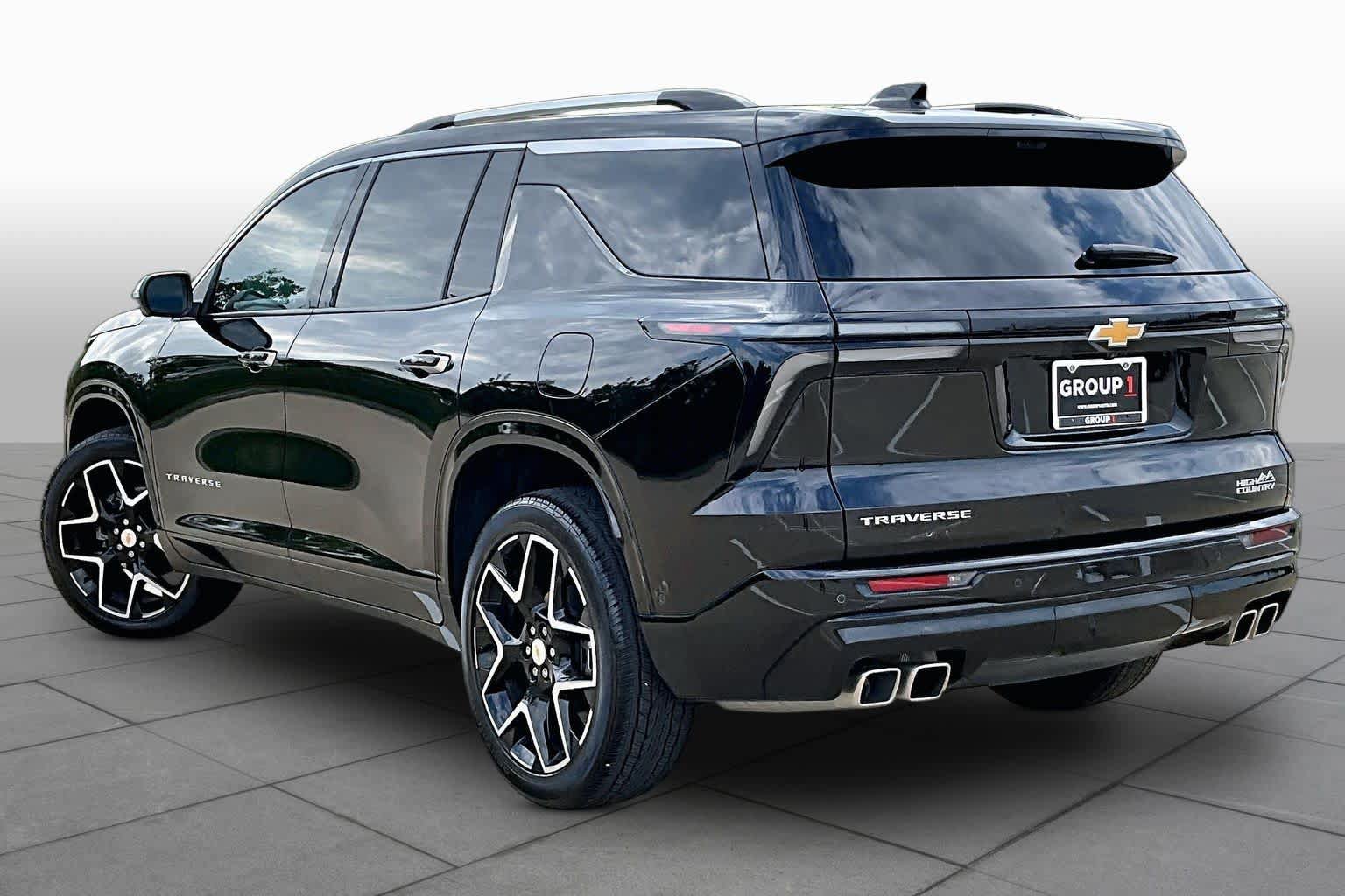 Used 2025 Chevrolet Traverse High Country w/ LPO, Floor Liner Package FWD image 12