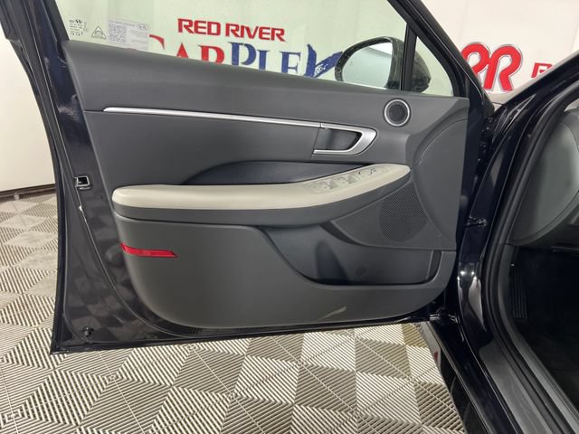 Used 2025 Hyundai Sonata SEL FWD image 10