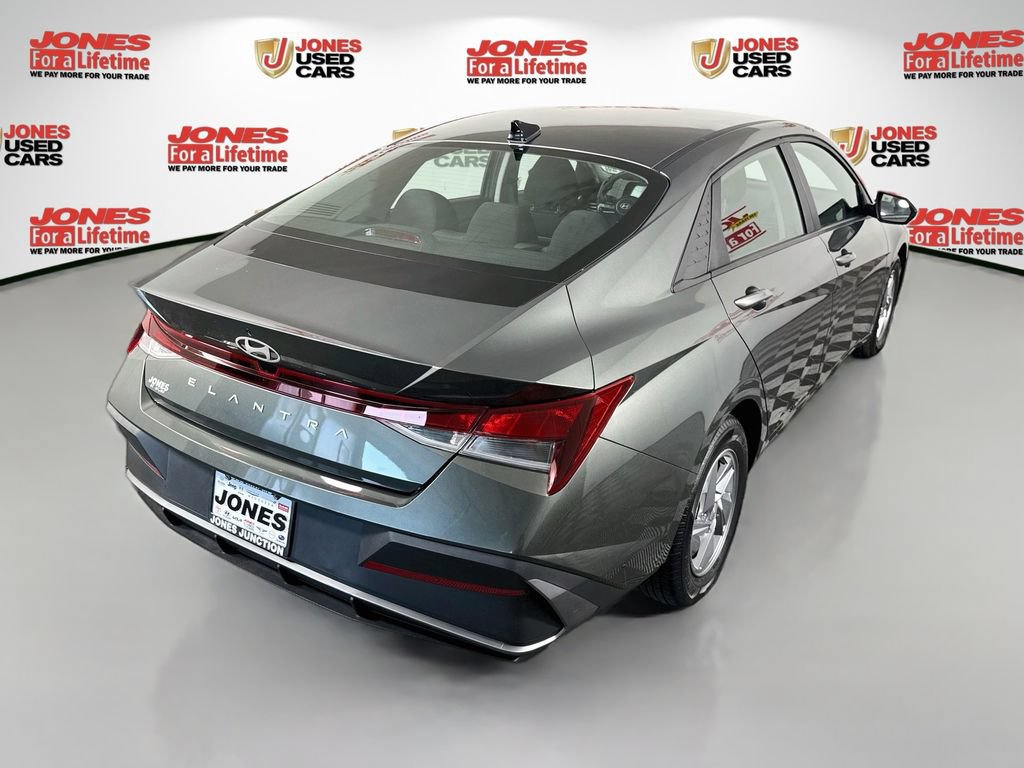 Certified 2024 Hyundai Elantra SE FWD image 15