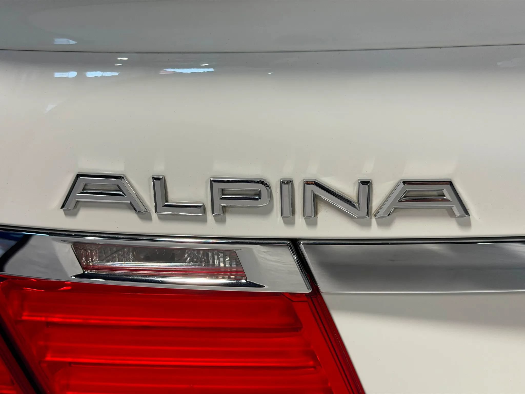 Used 2012 BMW ALPINA B7 RWD image 8