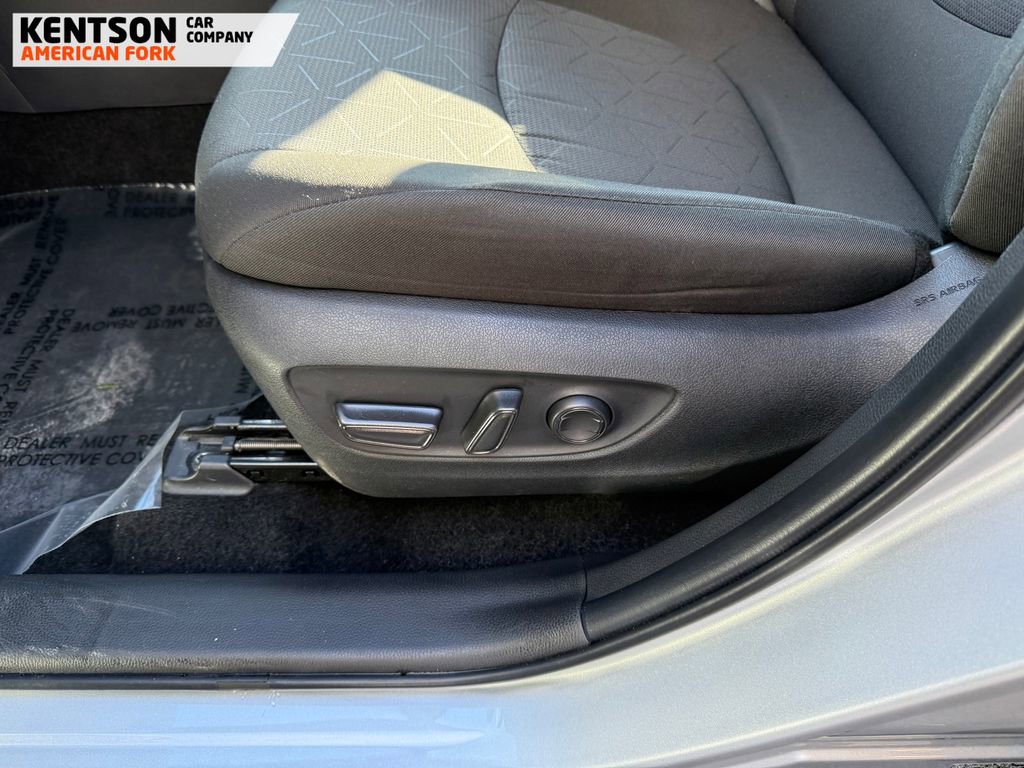 Used 2025 Toyota RAV4 XLE image 29