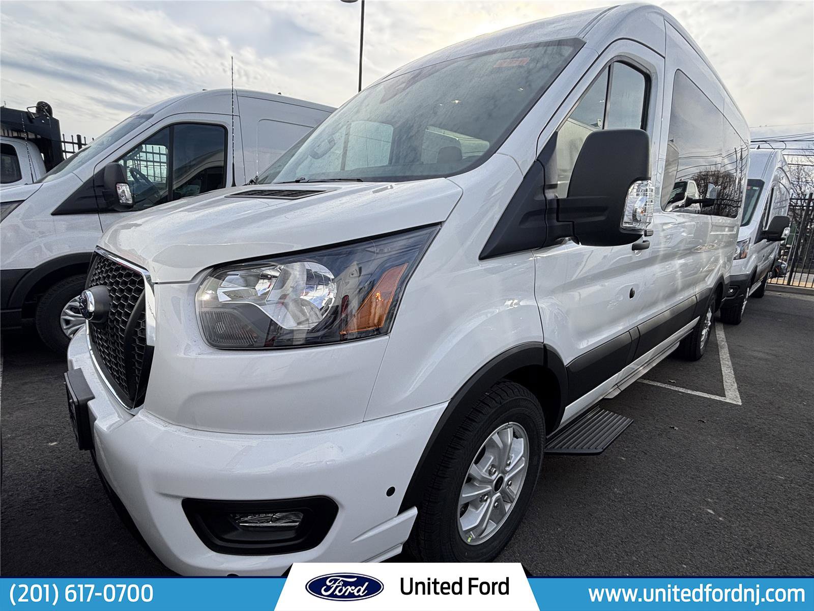 Used 2024 Ford Transit 350 XLT RWD image 3