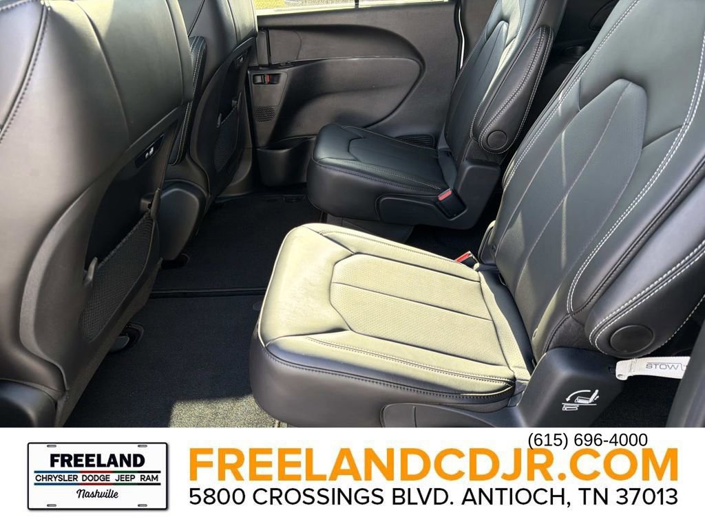 New 2026 Chrysler Pacifica Select image 15