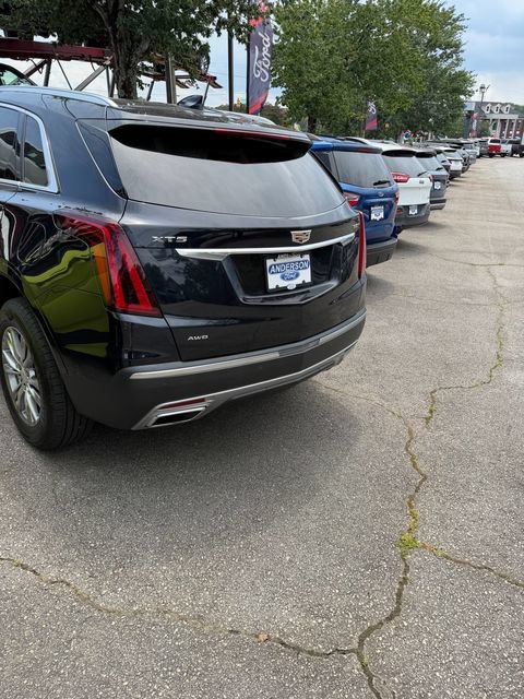 Used 2022 Cadillac XT5 Premium Luxury w/ Technology Package AWD/4WD image 3
