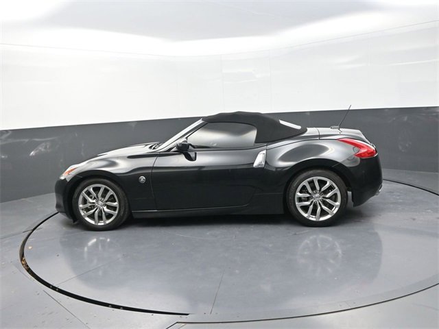 Used 2010 Nissan 370Z Touring image 4