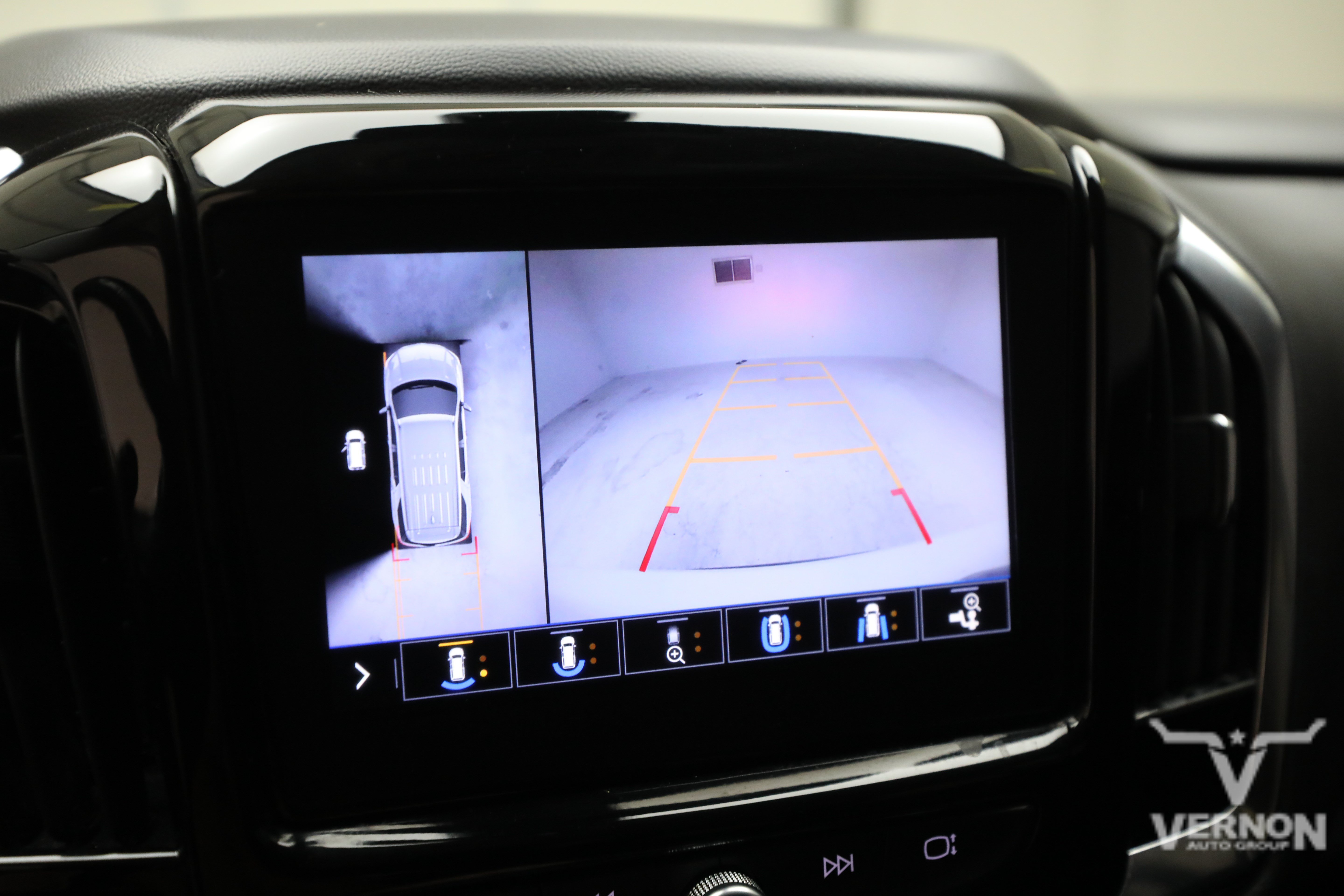 Used 2020 Chevrolet Traverse Premier w/ Redline Edition AWD/4WD image 36