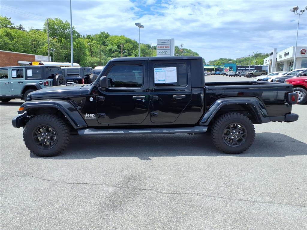 Used 2022 Jeep Gladiator Overland w/ Popular Equipment Package AWD/4WD image 7