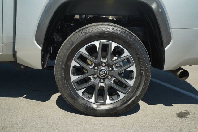 Used 2025 Toyota Tundra Limited AWD/4WD image 40