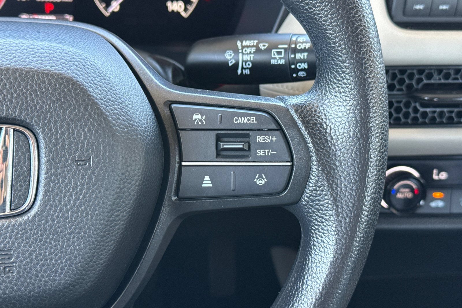 Used 2023 Honda HR-V LX image 34