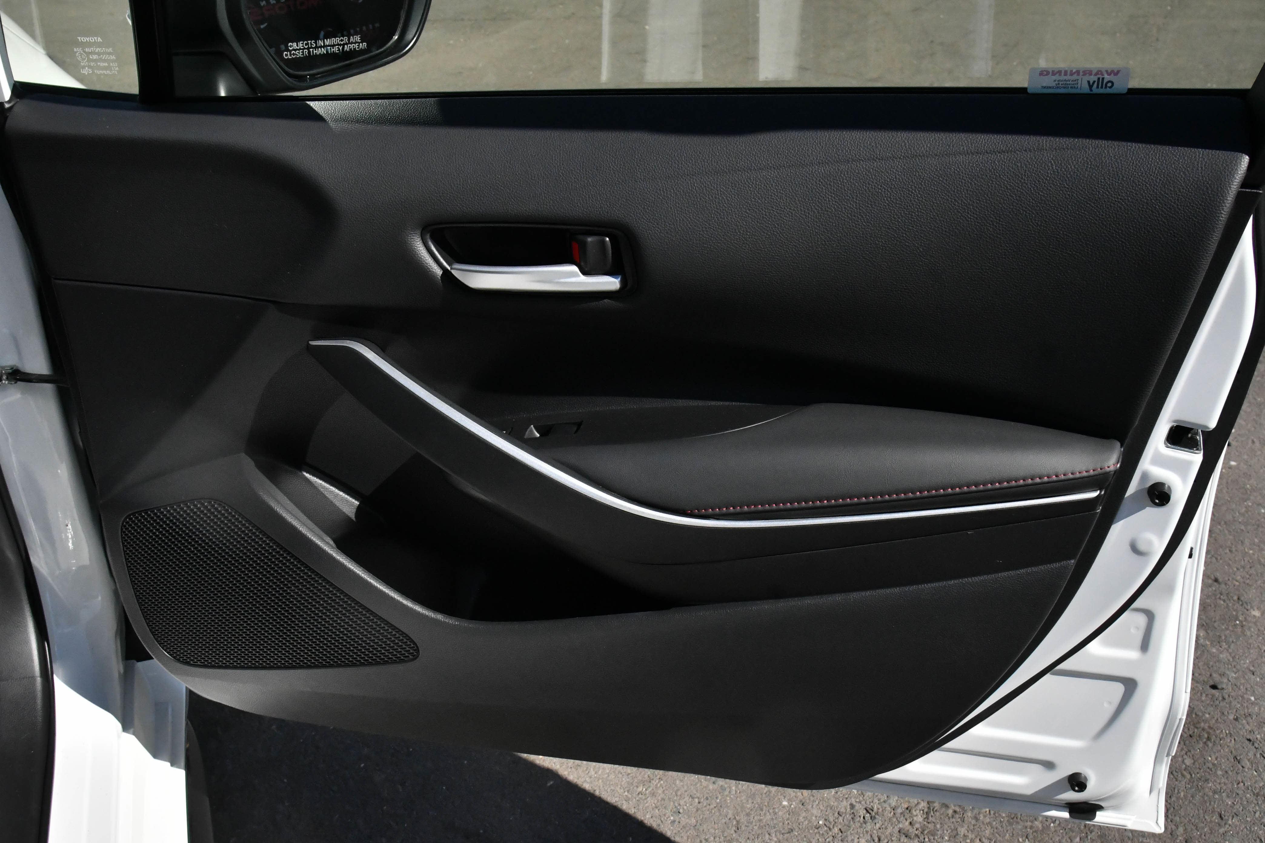 Used 2024 Toyota Corolla SE w/ SE Package image 44