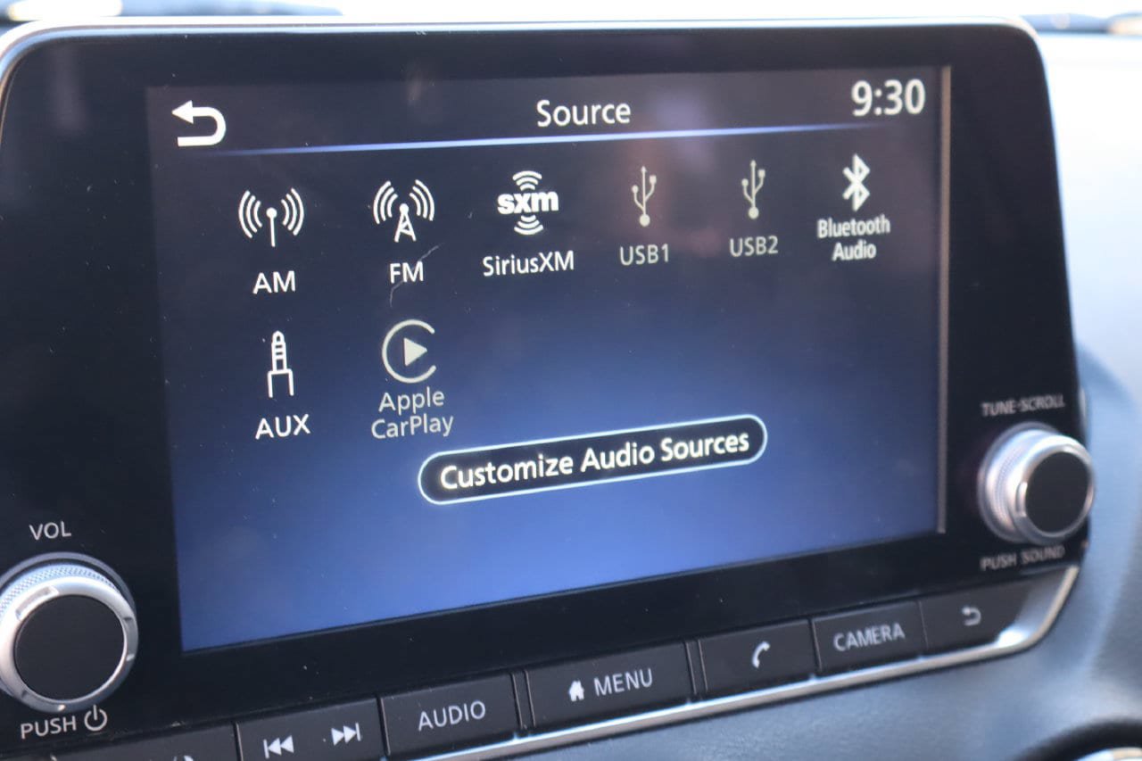 Used 2024 Nissan Sentra SR w/ SR Premium Package FWD image 9