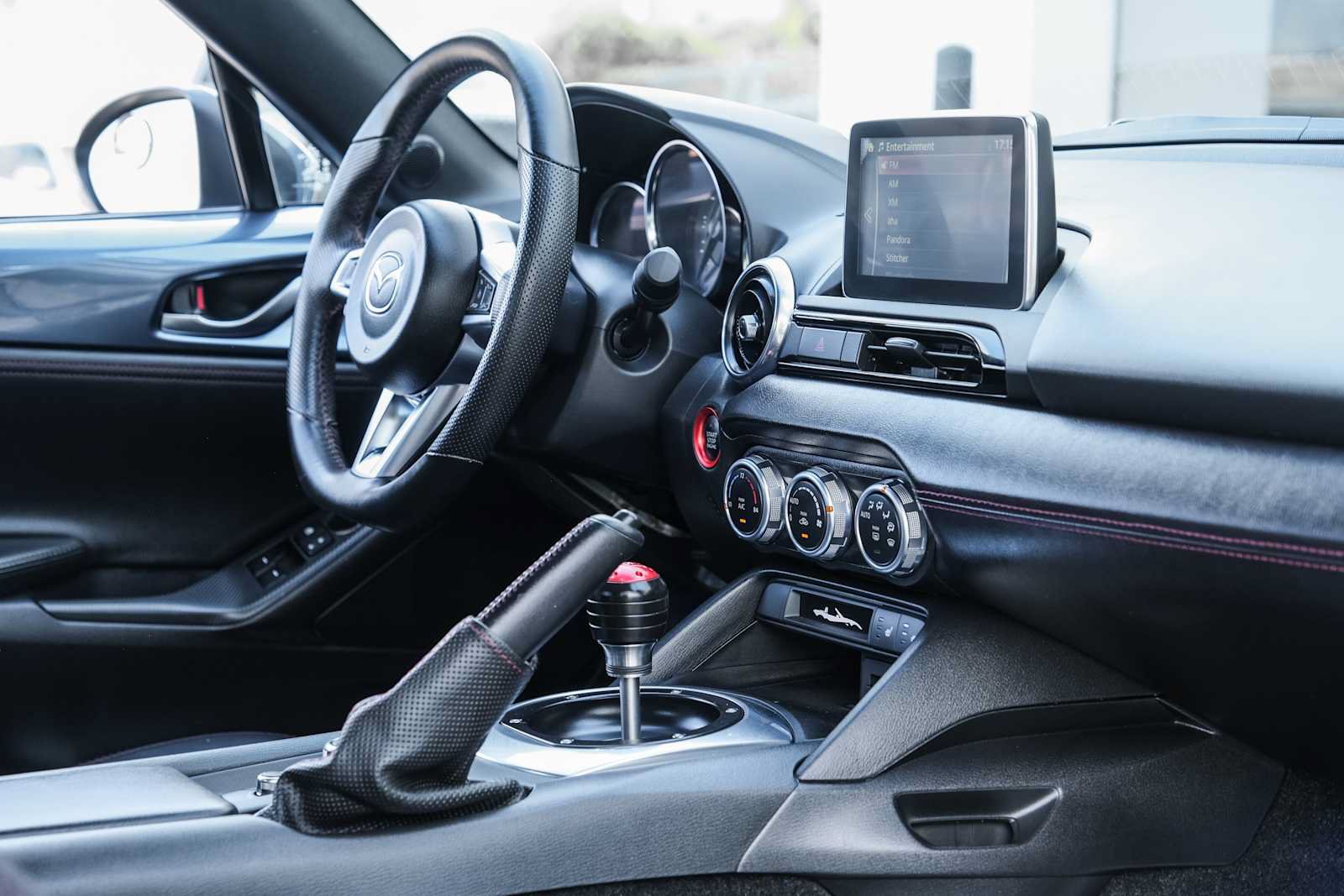 Used 2016 MAZDA MX-5 Miata Grand Touring RWD image 24