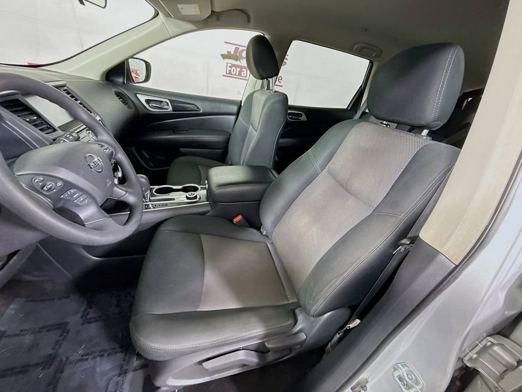 Used 2020 Nissan Pathfinder S image 25