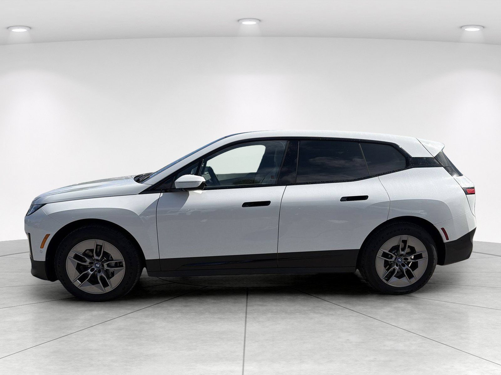 Used 2023 BMW iX xDrive50 AWD/4WD image 7