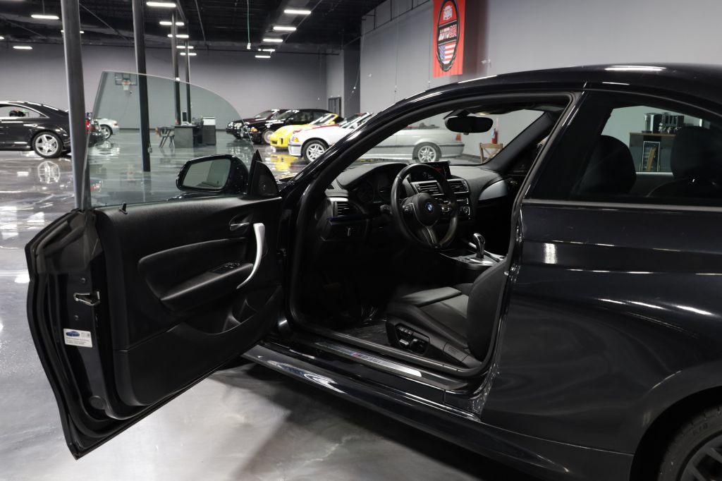 Used 2016 BMW M235i Coupe RWD image 9