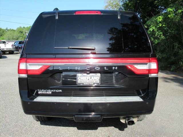 Used 2017 Lincoln Navigator Select image 6