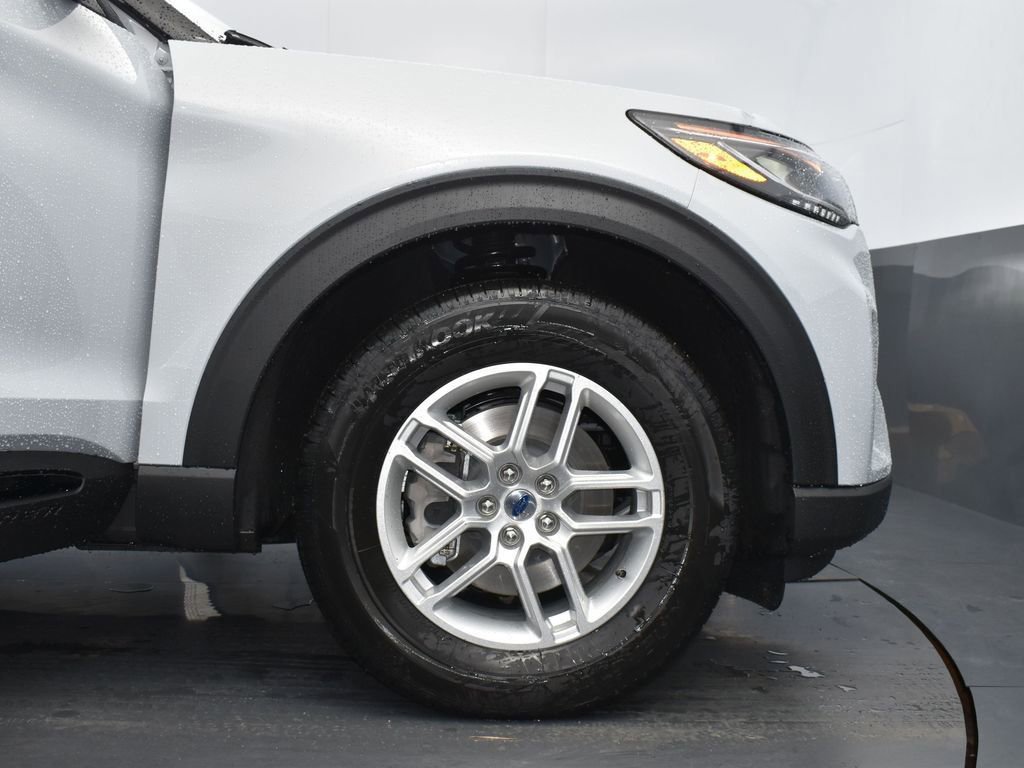 New 2026 Ford Explorer Active image 18