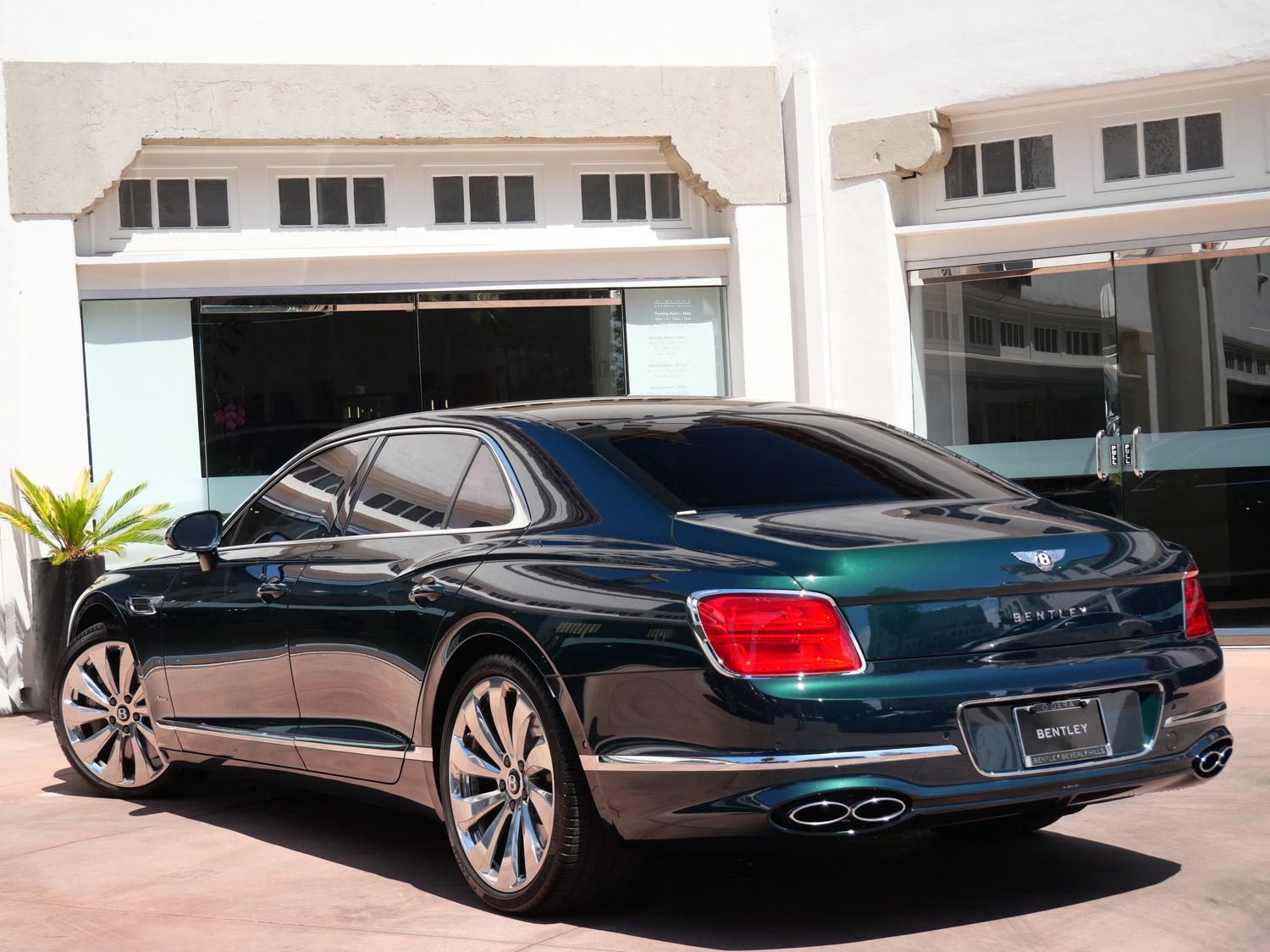 Used 2024 Bentley Flying Spur Azure image 3