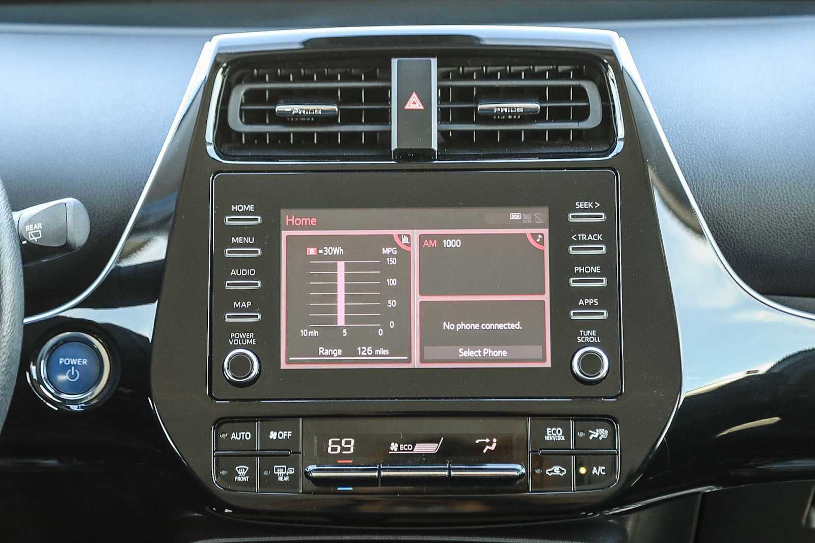 Used 2020 Toyota Prius LE image 14