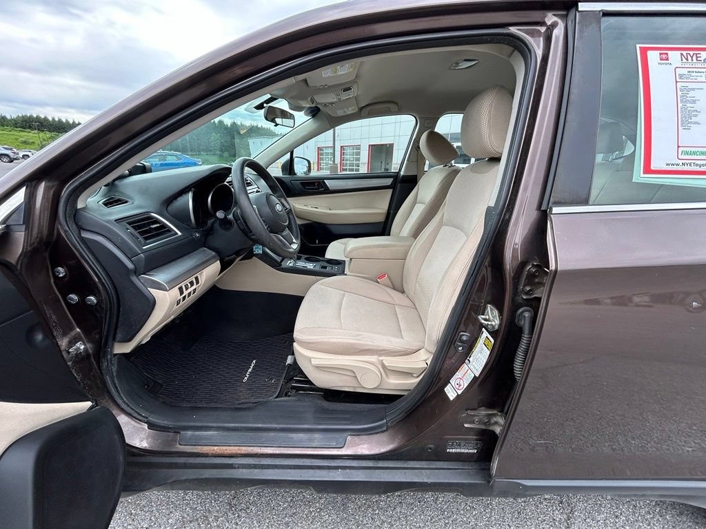 Used 2019 Subaru Outback 2.5i AWD/4WD image 16