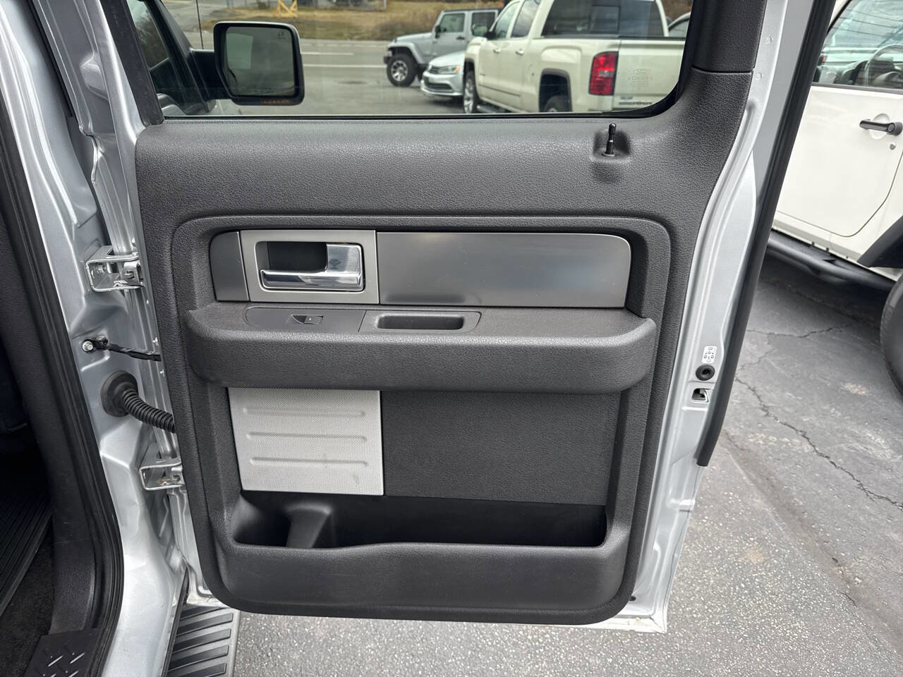 Used 2014 Ford F150 FX4 w/ Equipment Group 402A Luxury image 22