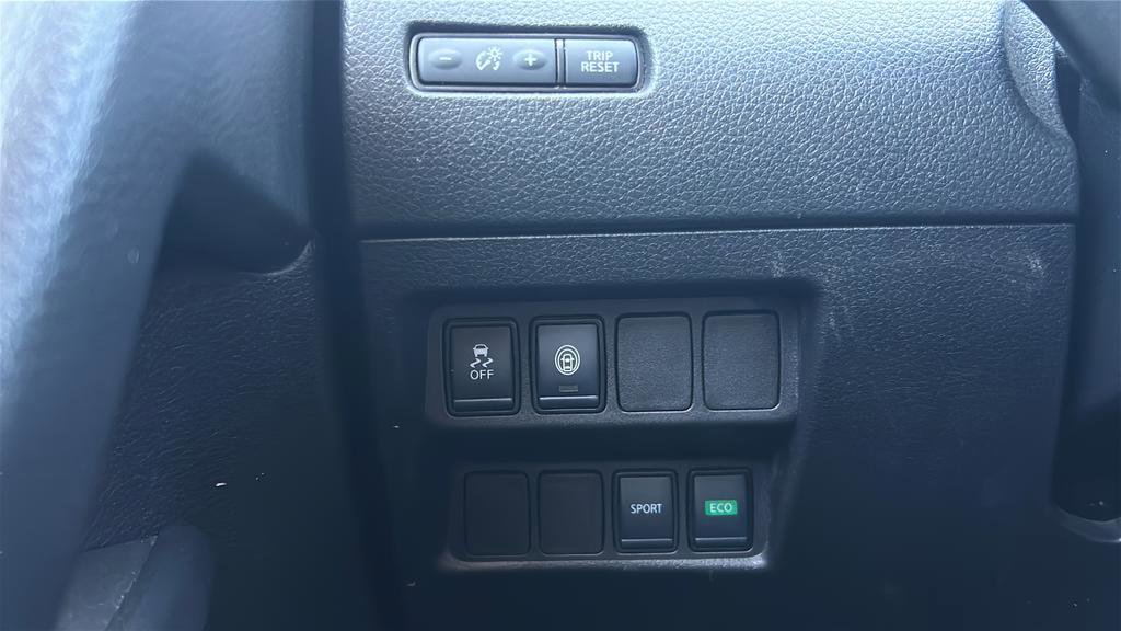 Used 2021 Nissan Rogue Sport S image 29