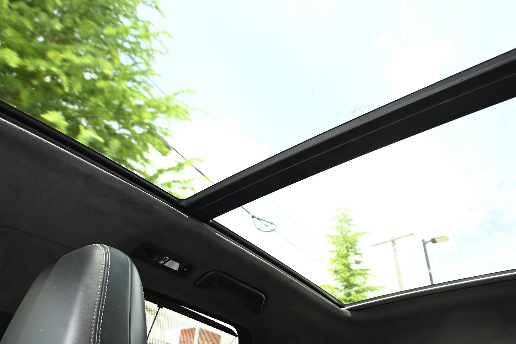Used 2015 Porsche Cayenne Turbo AWD/4WD image 35
