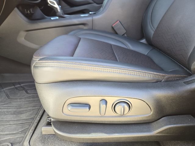 Used 2023 Chevrolet Traverse High Country image 25