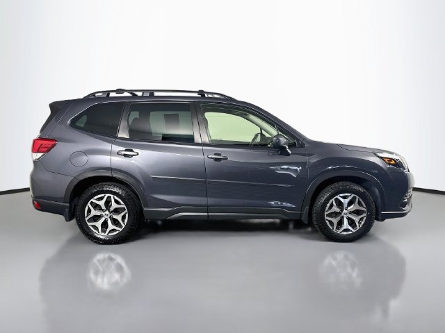 Certified 2023 Subaru Forester Premium AWD/4WD image 9