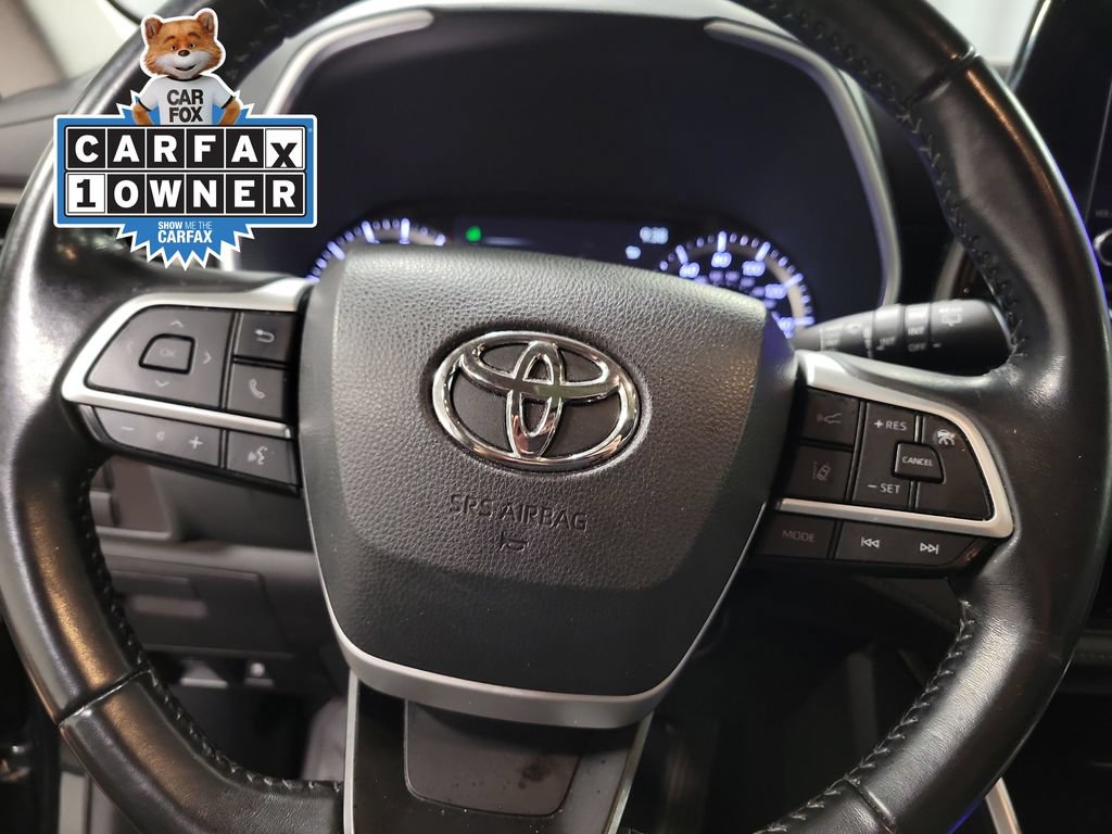 Used 2023 Toyota Highlander XLE AWD/4WD image 18