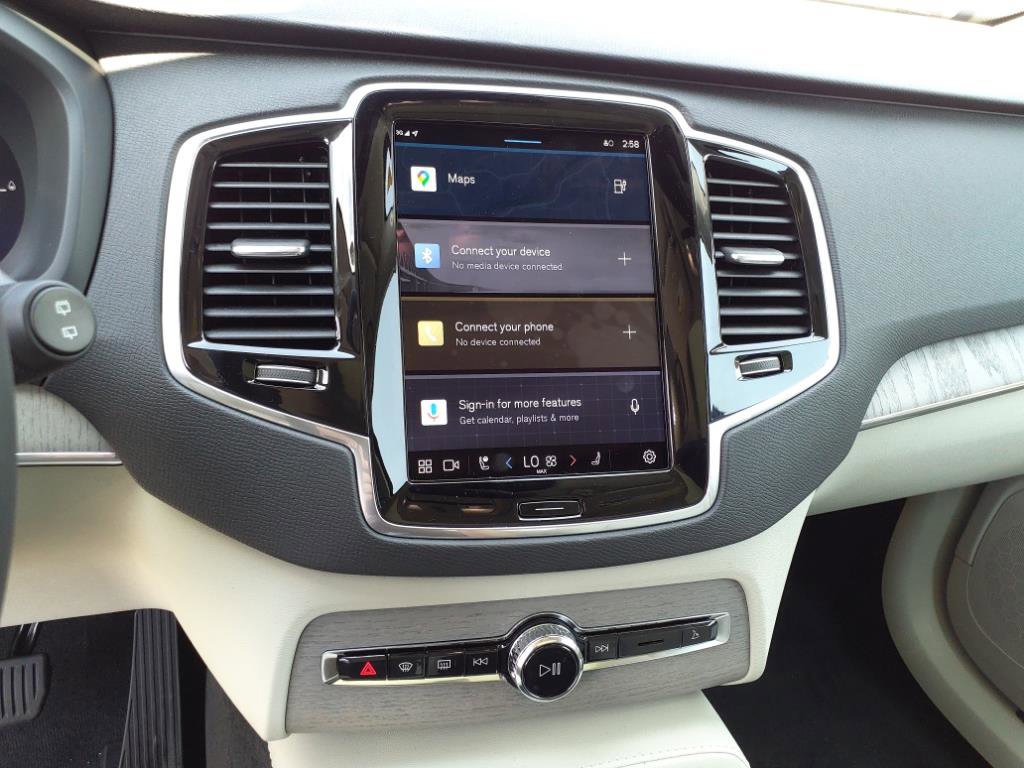 Certified 2025 Volvo XC90 T8 Plus w/ Protection Package image 17