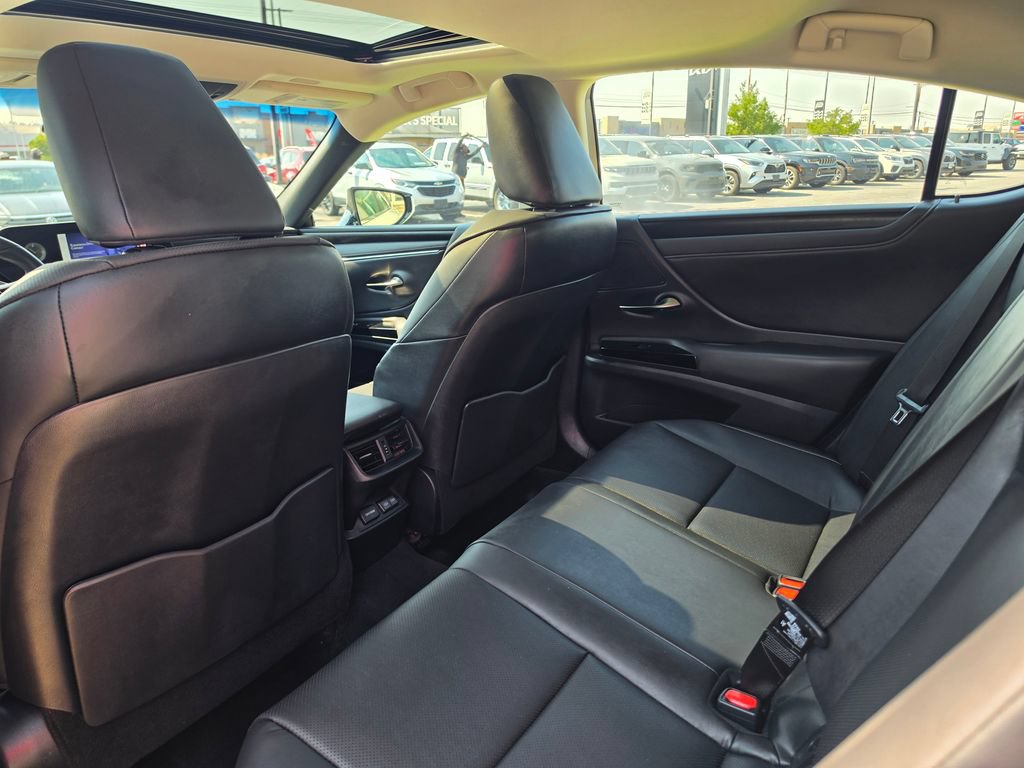Used 2024 Lexus ES 300h w/ Premium Package FWD image 14