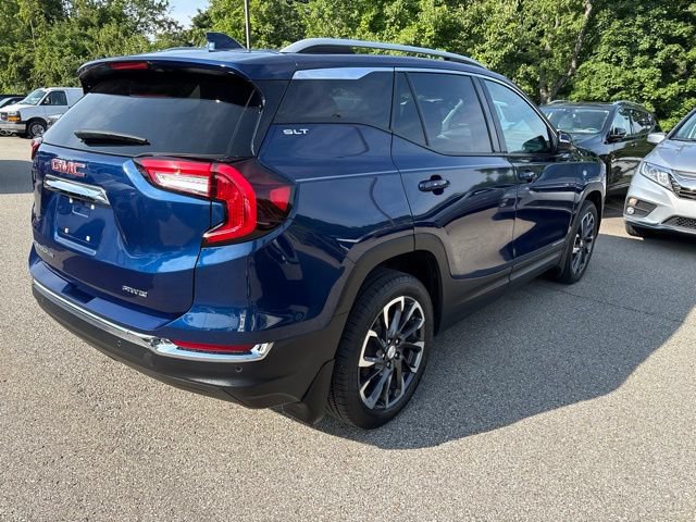 Used 2022 GMC Terrain SLT w/ Infotainment Package II AWD/4WD image 5
