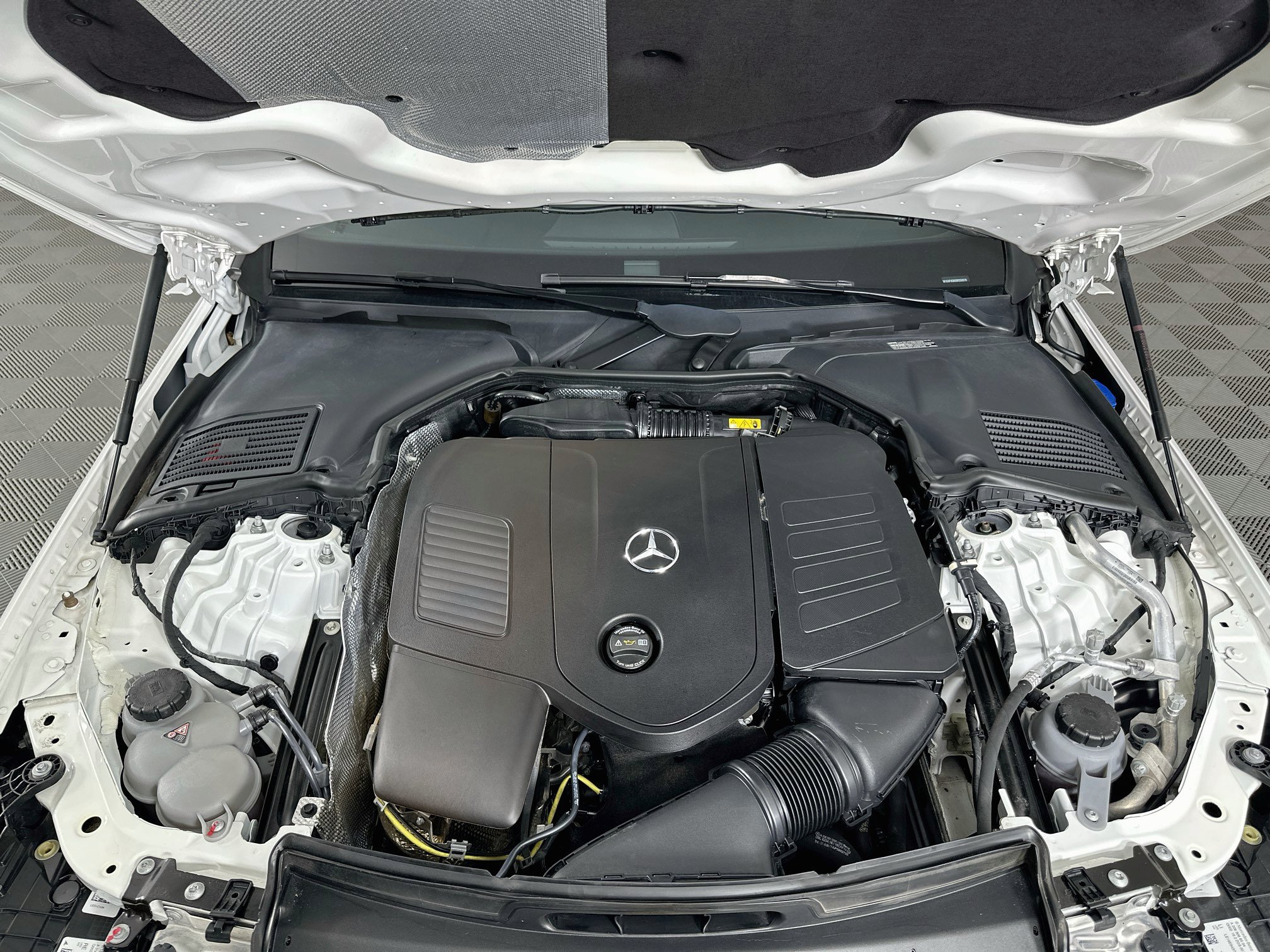 Used 2025 Mercedes-Benz C 300 Sedan image 33