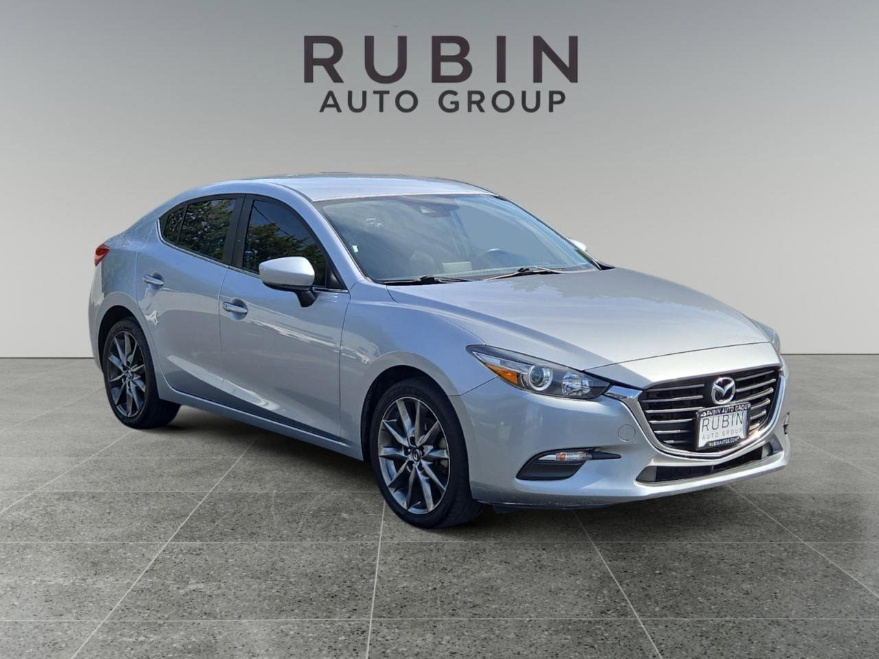 Used 2018 MAZDA MAZDA3 Touring FWD image 1