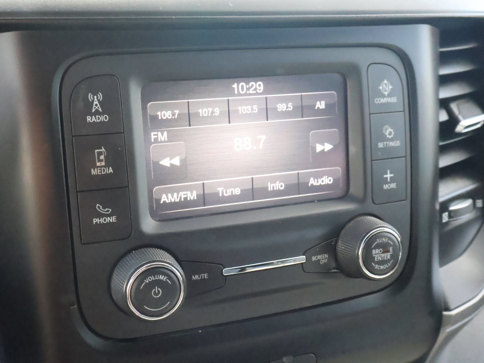 Used 2022 RAM 5500 Tradesman w/ Chrome Appearance Group AWD/4WD image 42