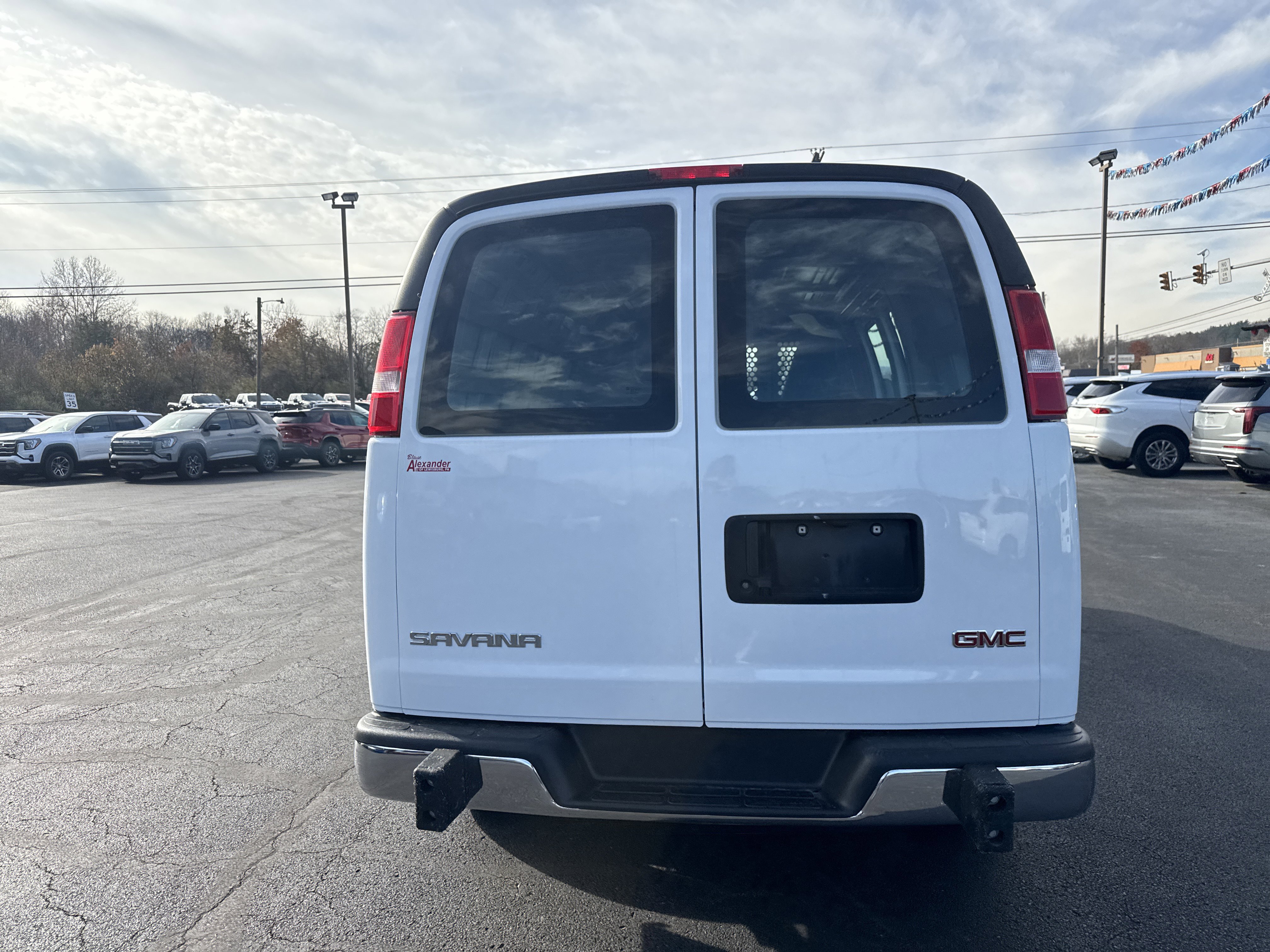 Used 2023 GMC Savana 2500 w/ Driver Convenience Package image 4