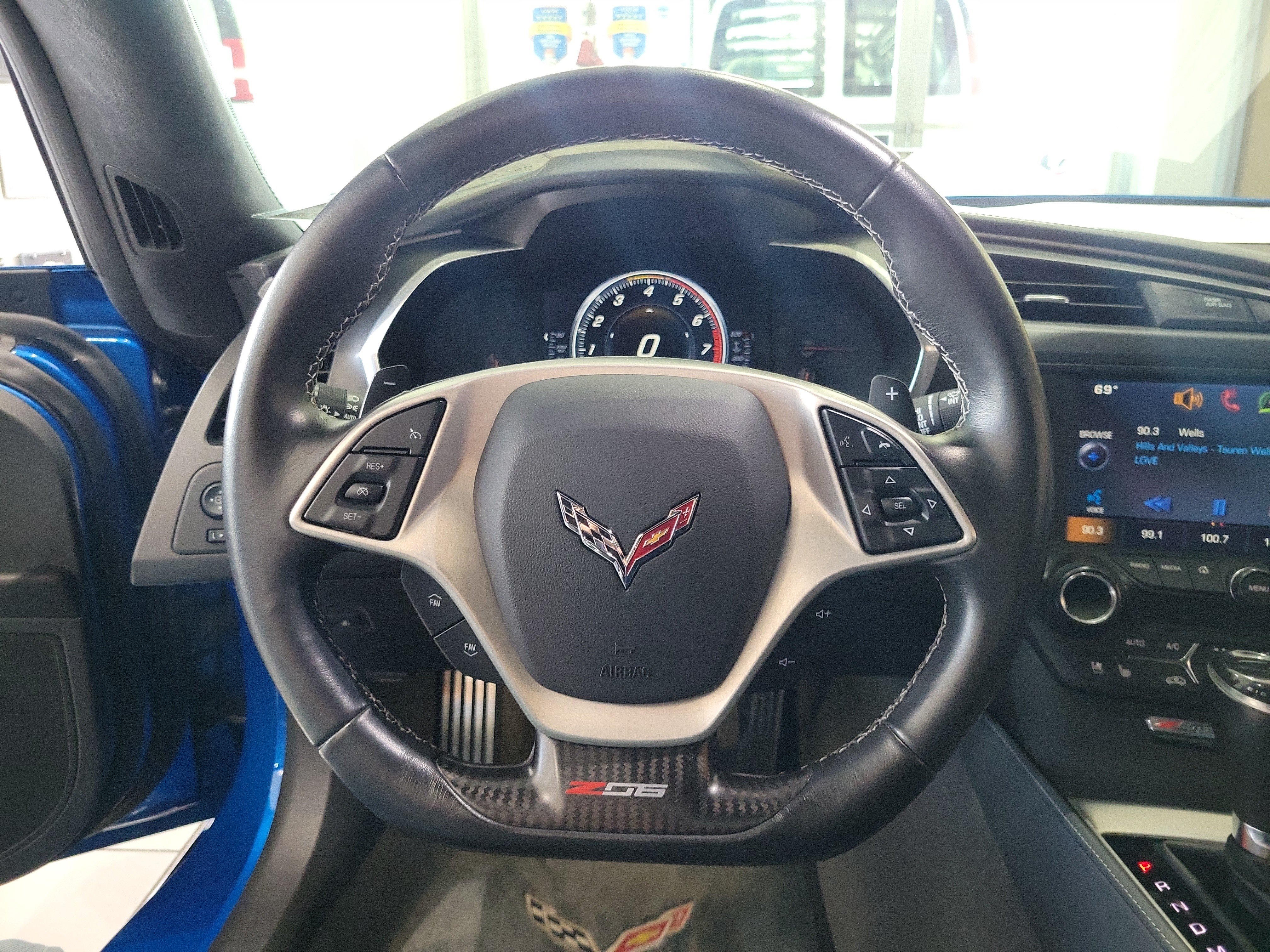 Used 2015 Chevrolet Corvette Z06 w/ 3LZ Preferred Equipment Group RWD image 14