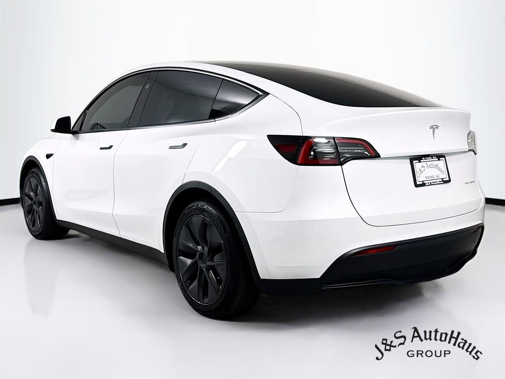 Used 2025 Tesla Model Y Long Range image 5