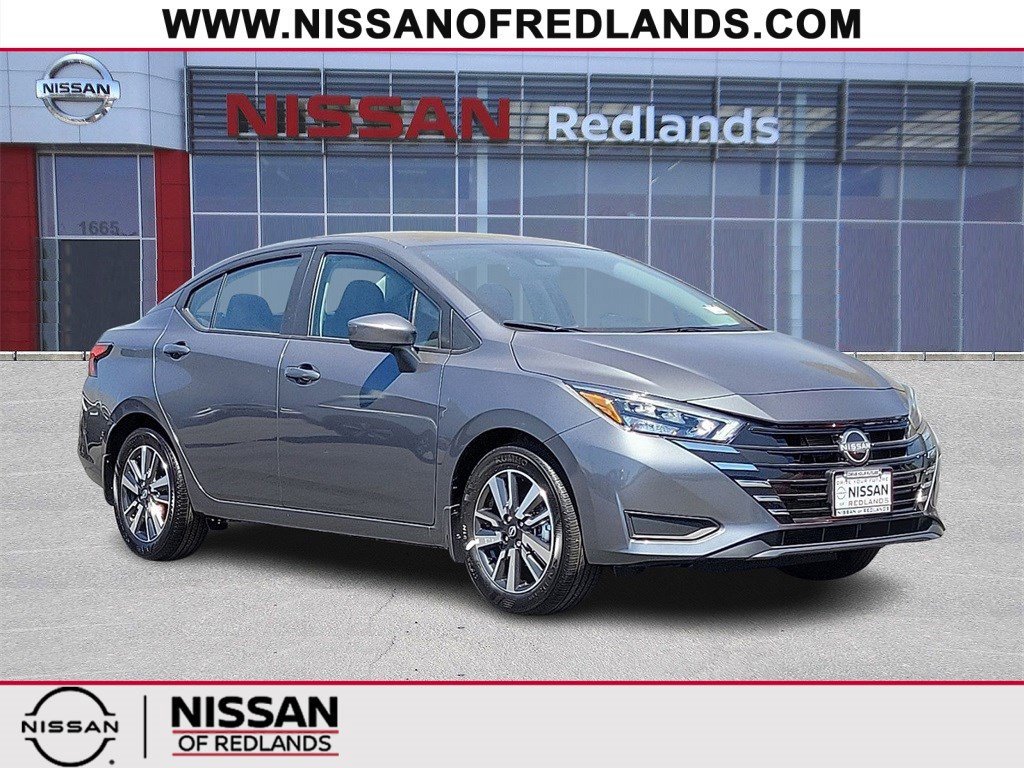 New 2025 Nissan Versa SV w/ Trunk Package