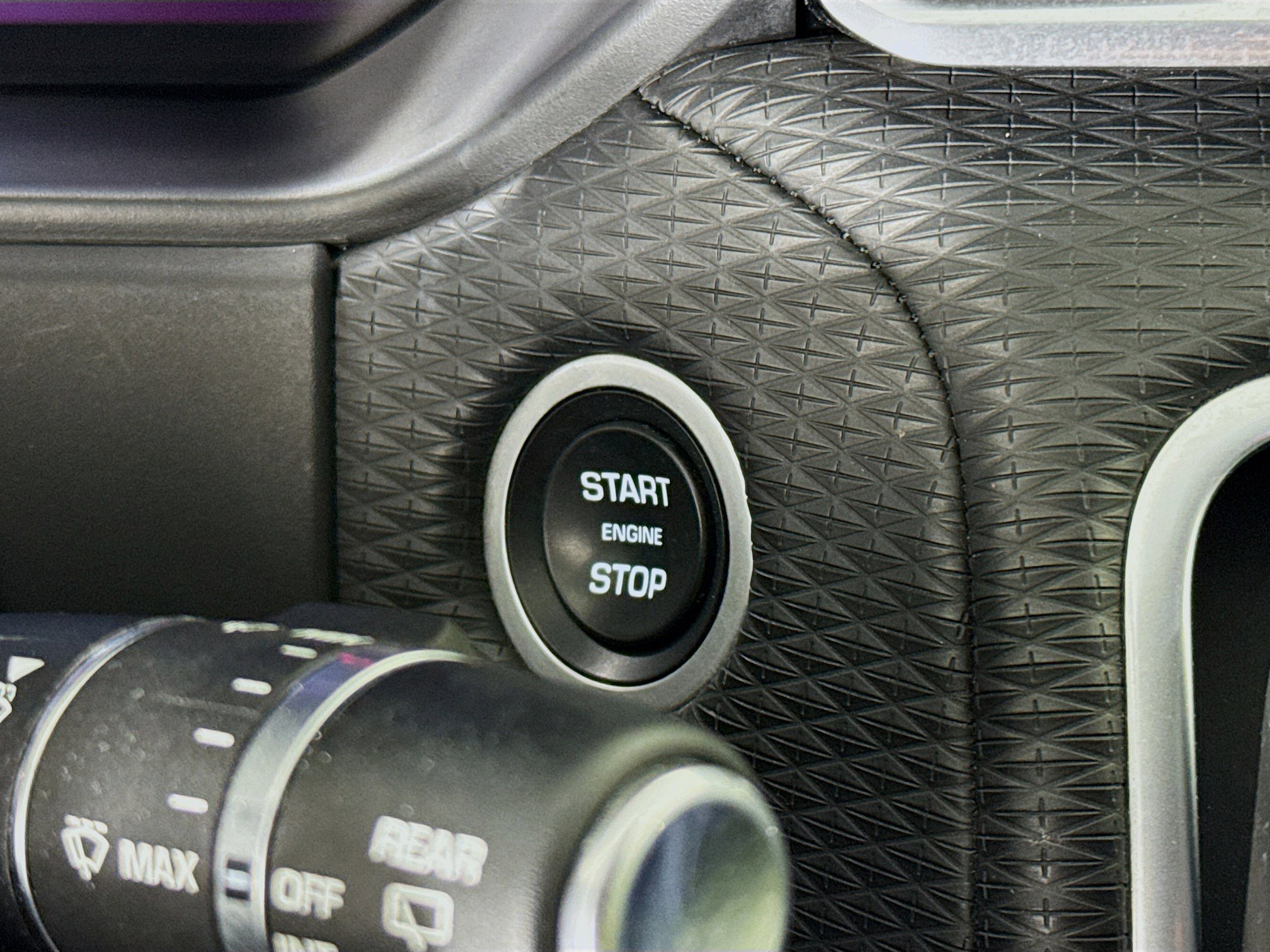 Used 2018 Land Rover Range Rover Velar R-Dynamic SE image 20