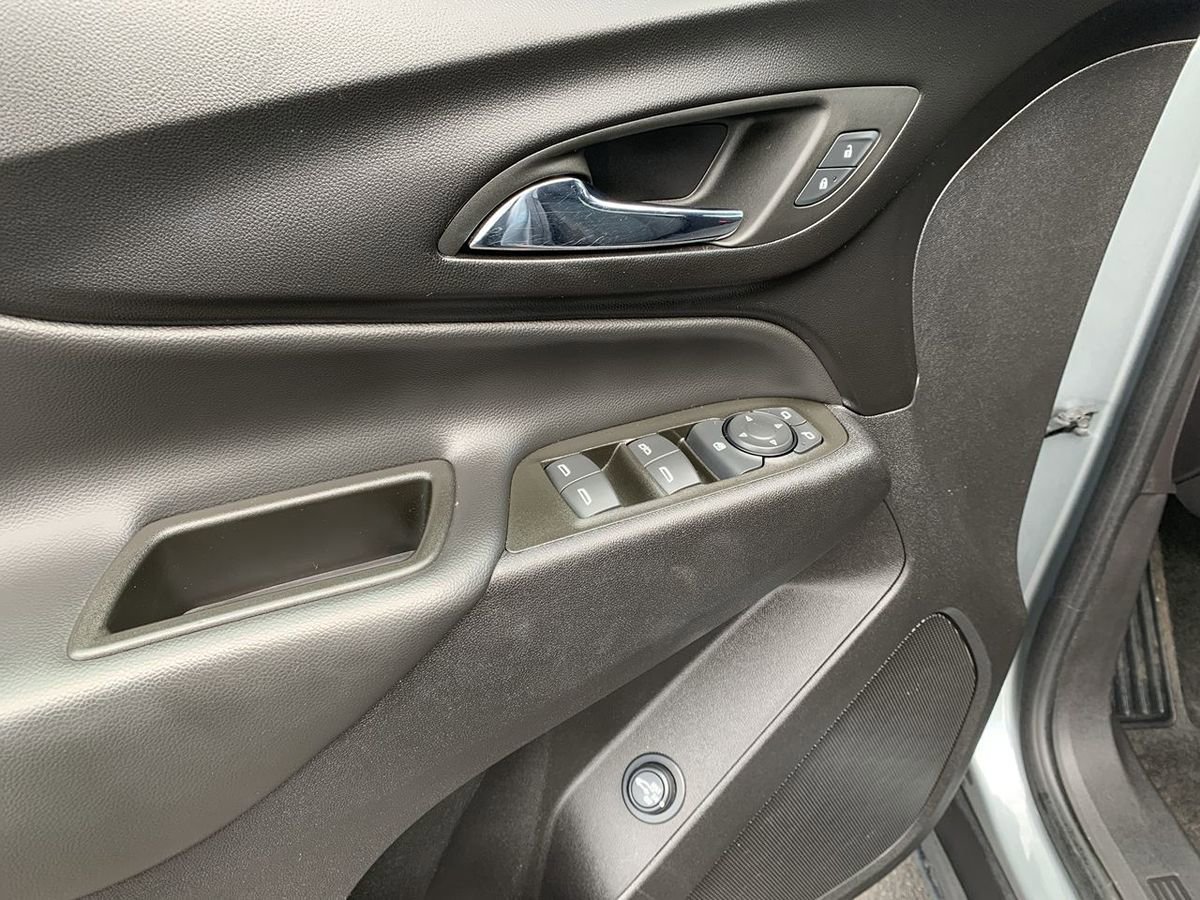 Used 2024 Chevrolet Equinox LT image 16