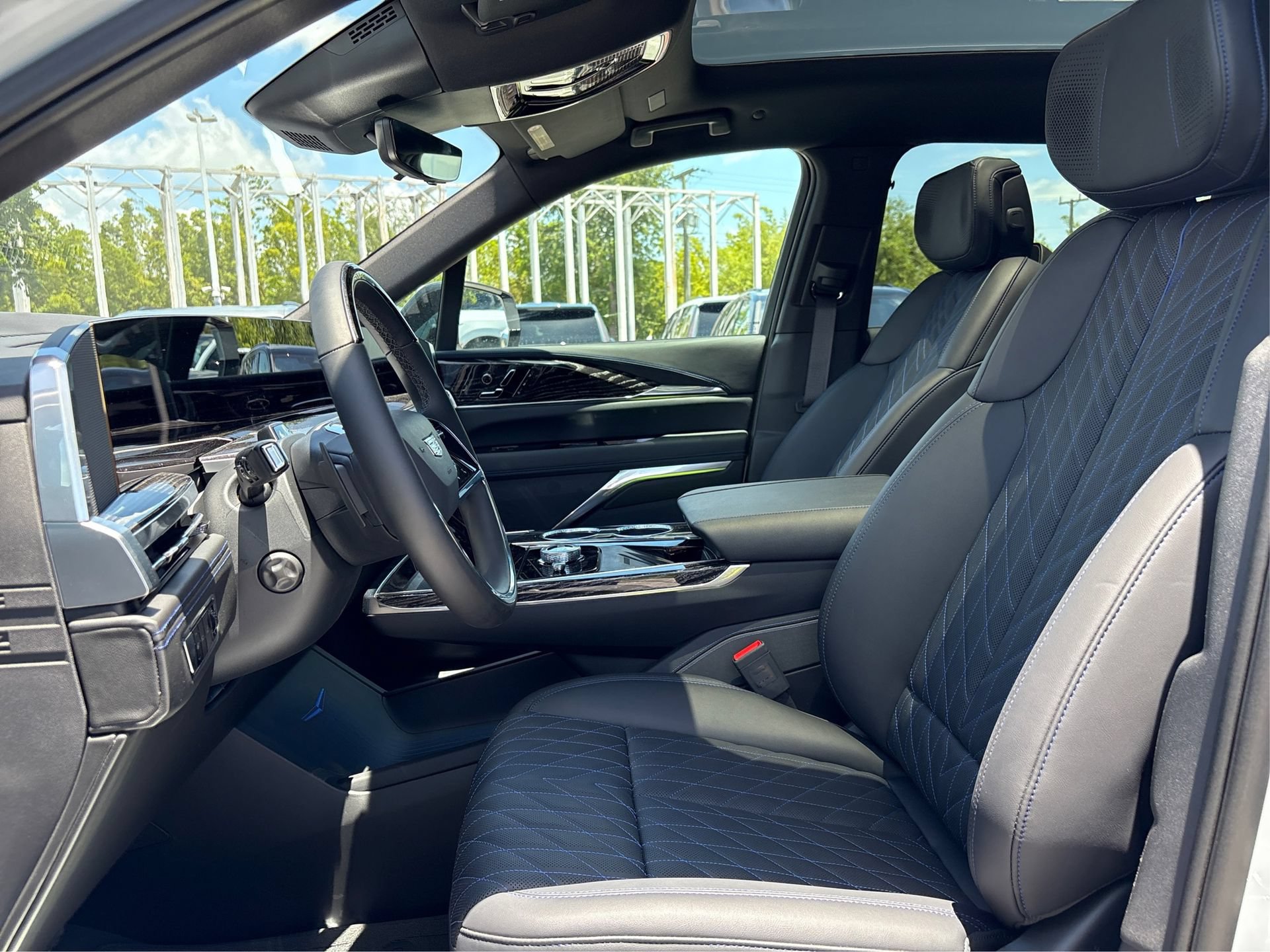 New 2026 Cadillac Escalade IQ Sport 1 w/ LPO, ONYX Package AWD/4WD image 9