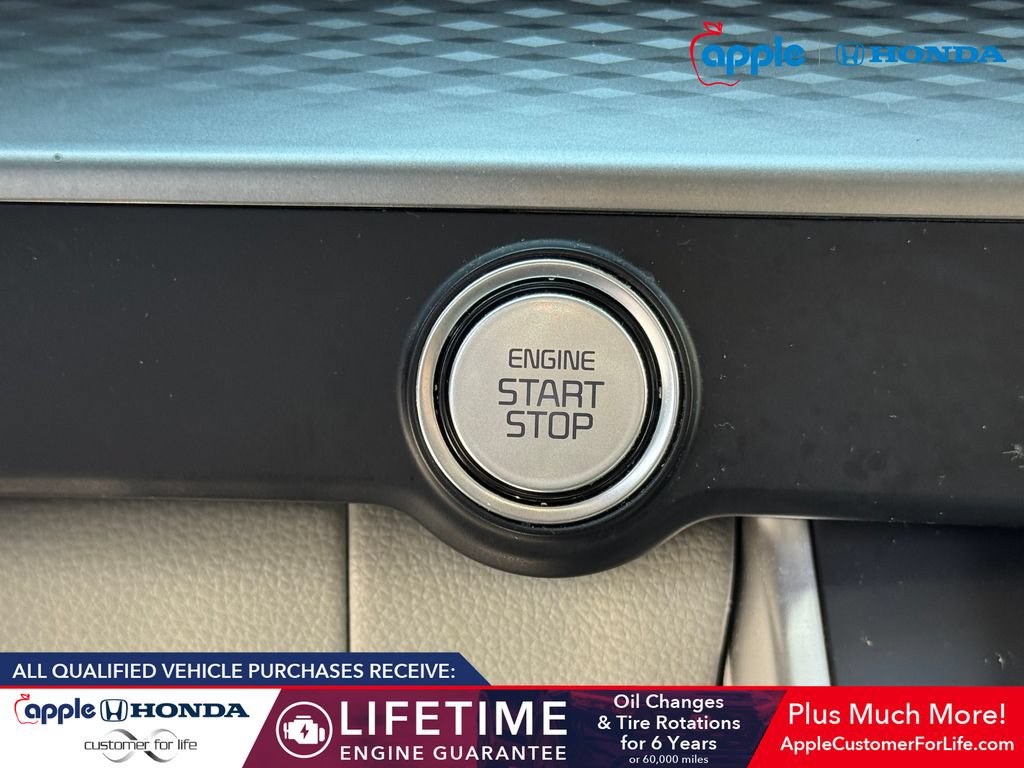 Used 2023 Kia Carnival LX FWD image 25